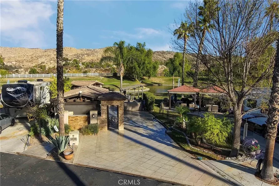 Site 12 – A Magical Waterfront Property For Long Term Renters